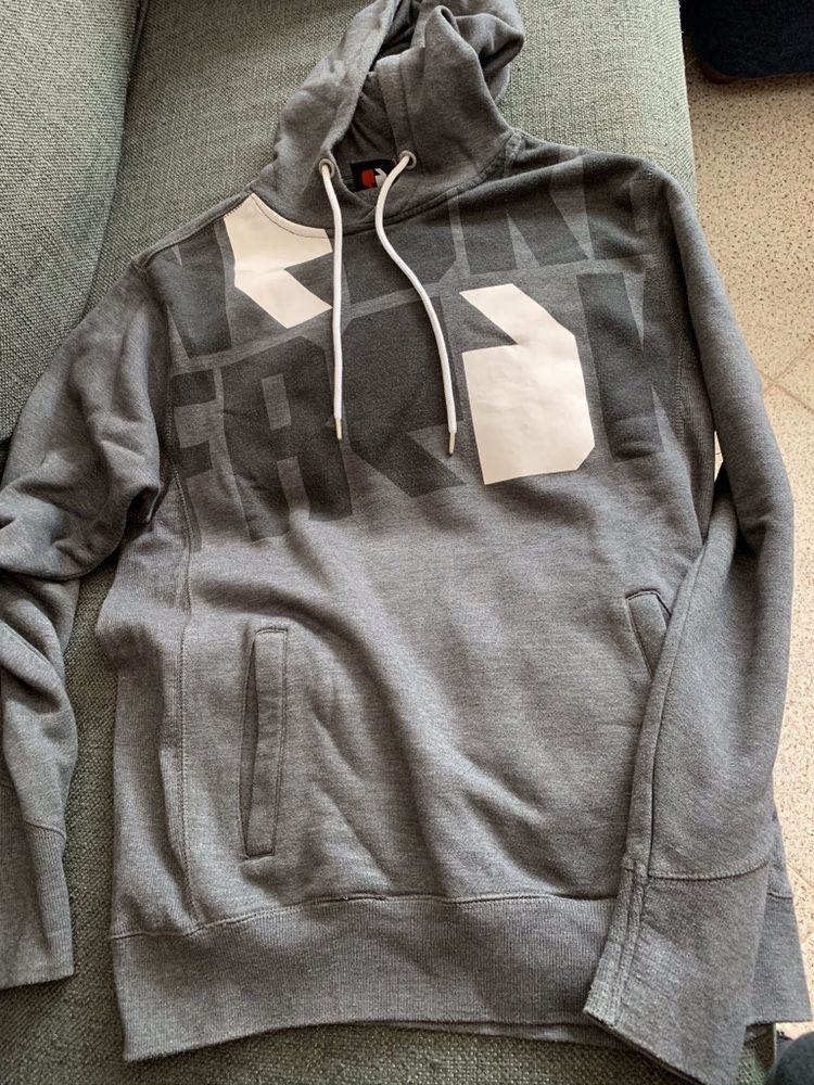 Hoodie Cinzento Sneaker (footlocker)