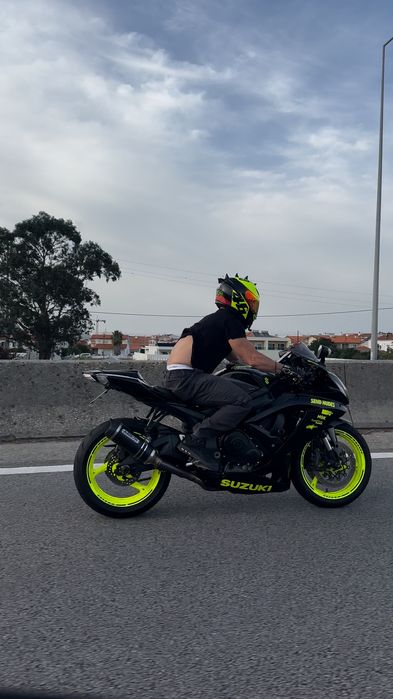 suzuki gsxr 750 k8