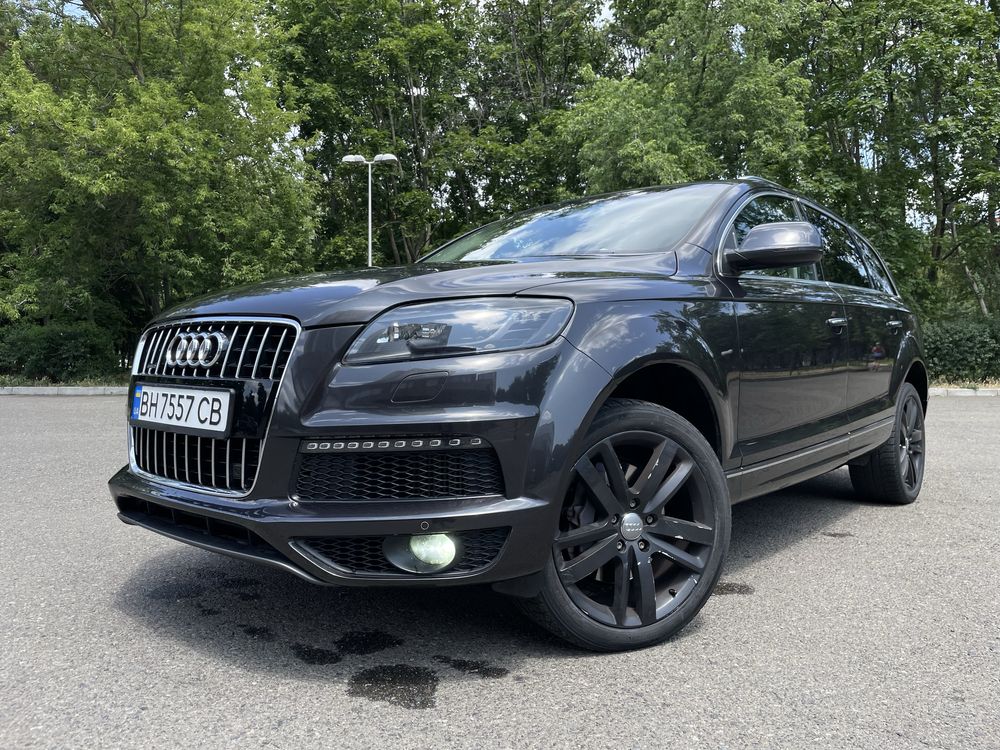Audi Q7 3.0 TDI Sline Premium Plus в очень хорошем состоянии