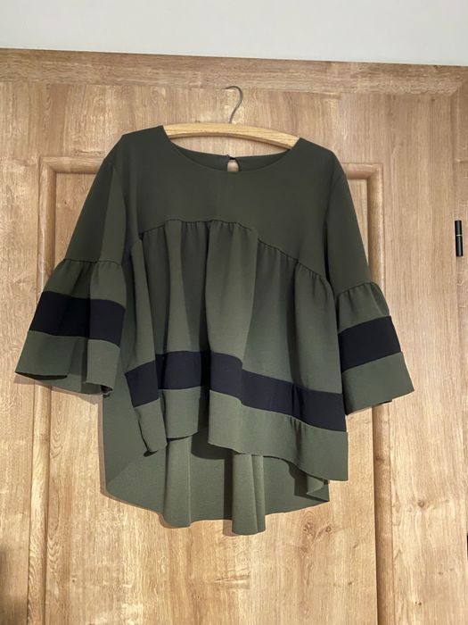 Zielono - czarna bluzka z falbanami, rozmir M