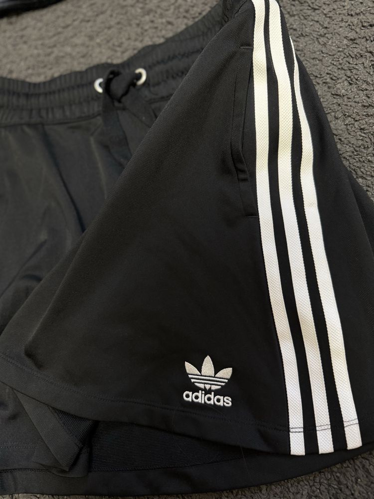 Костюм юбка та топ adidas xs zara