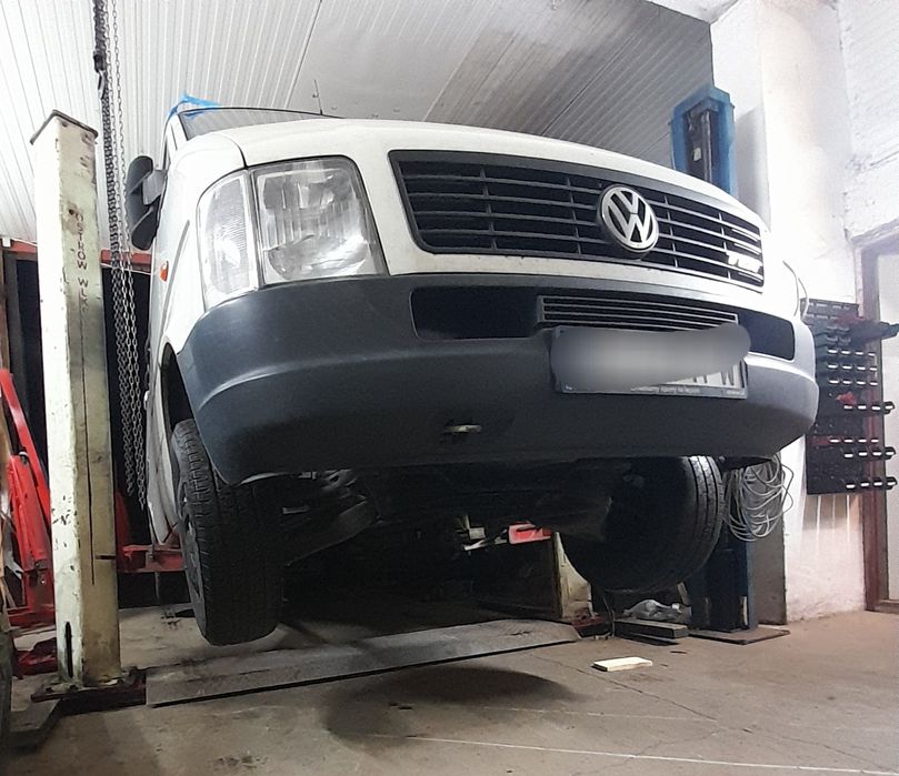 Podnośnik dwukolumnowy śrubowy polski Ostrów Wielkopolski SDO