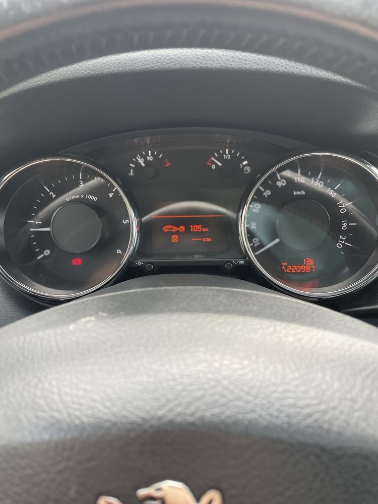 Продам авто Peugeot 3008