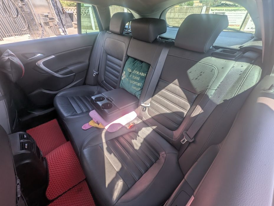 Опель інсігнія 2.0 універсал