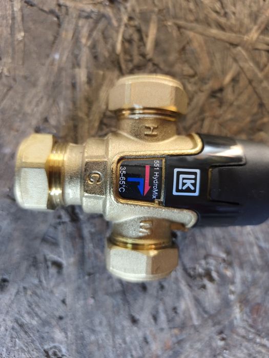 Zawór mieszający wode