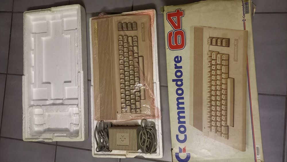Retro komputer Comodore c 64