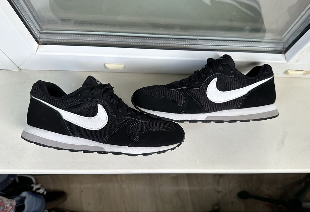Оригінальні кросівки Nike MD Runner air max 38,5 розмір 24,5 см