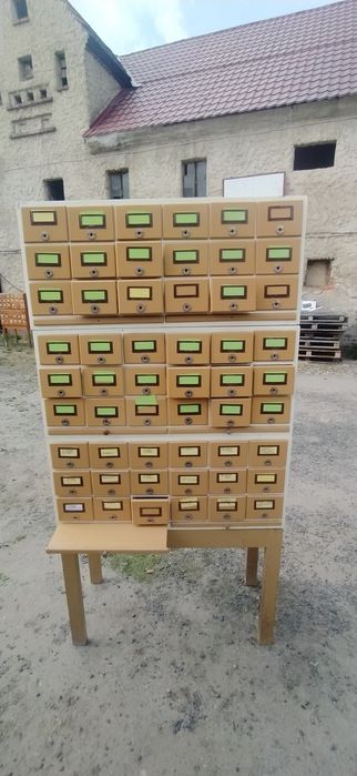 Regał biblioteczny, szafka katalogowa