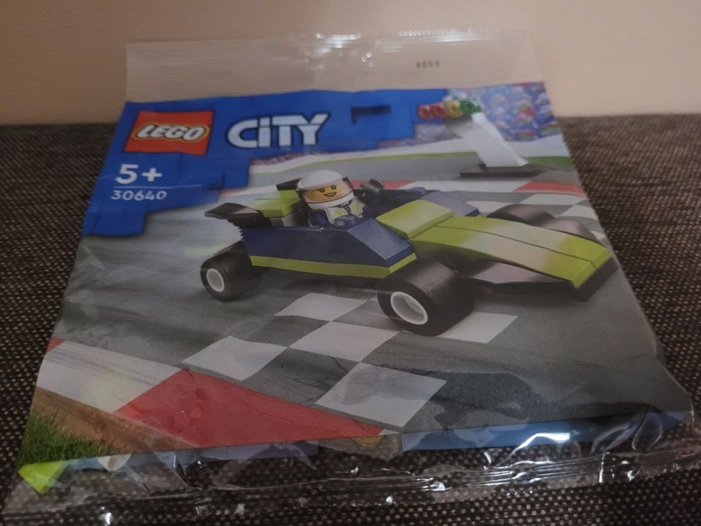 LEGO City - Samochód wyścigowy - 30640.