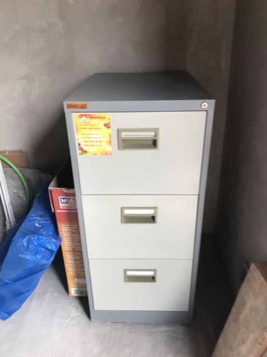 Сейф офісний с видвіжними ящиками