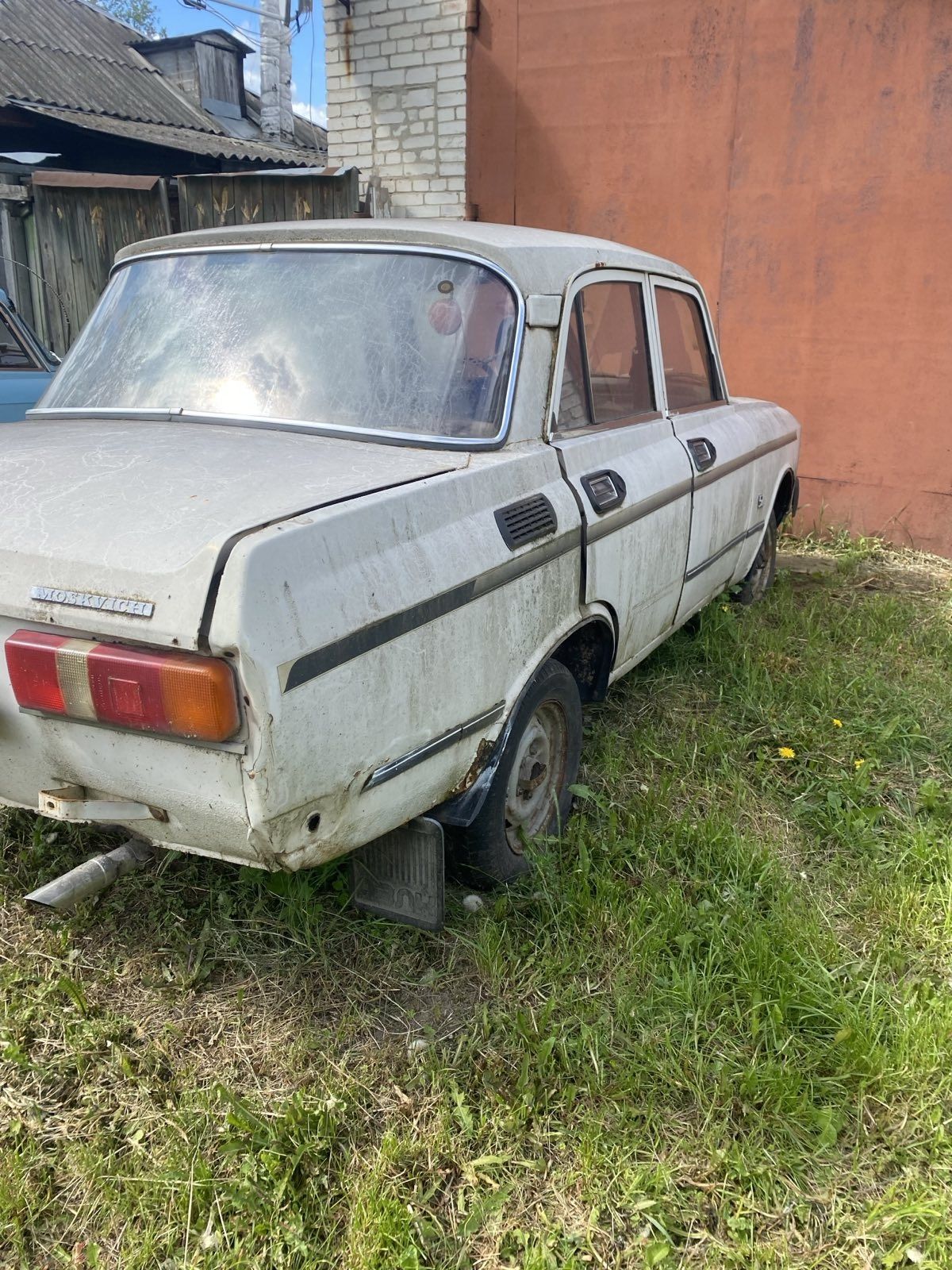 Продам АЗЛК-2140SL с документами