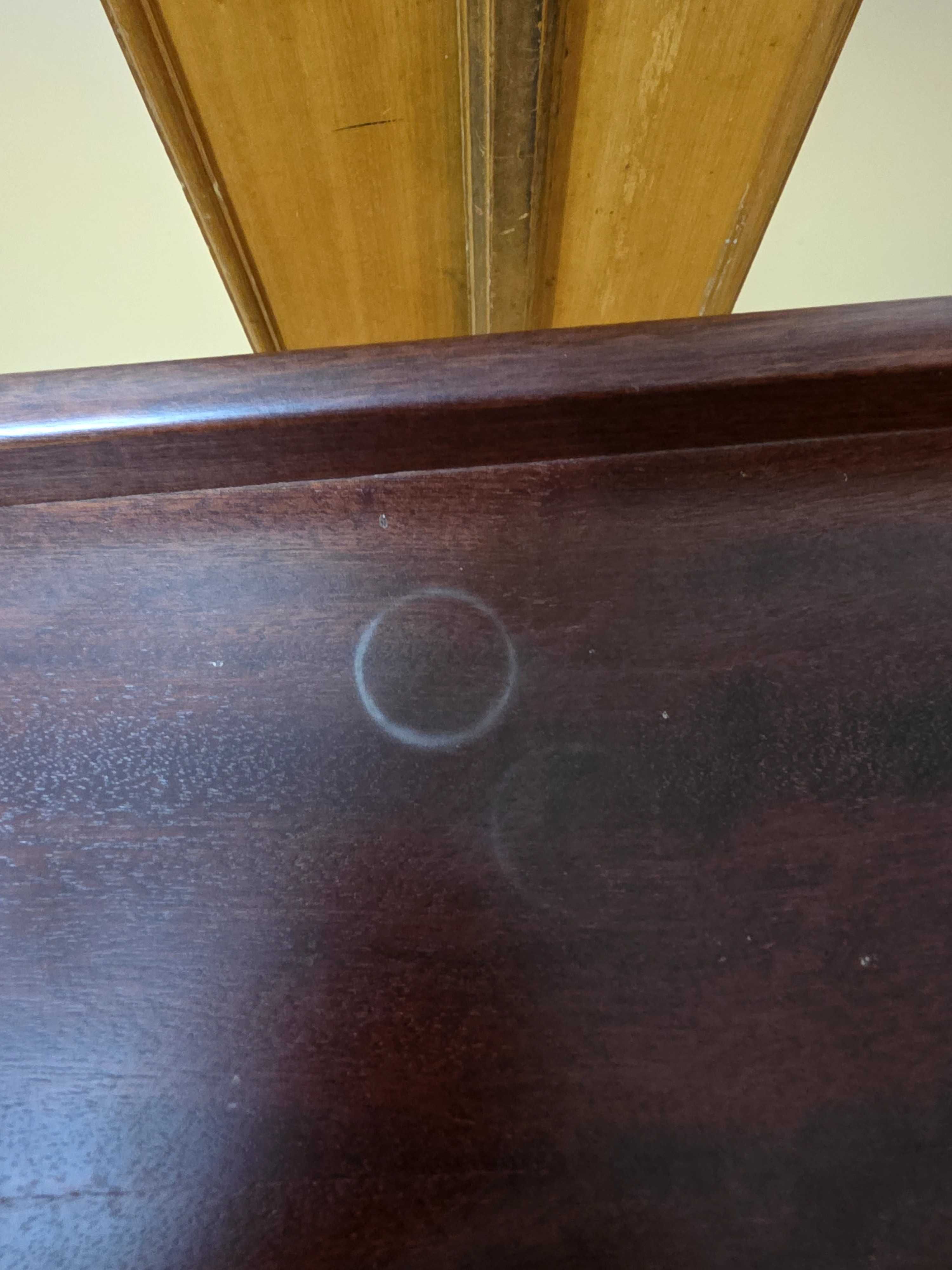 Mesa de apoio com tabuleiro