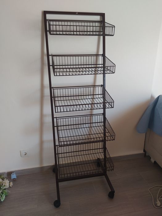 Expositor, prateleiras para loja, supermercado, atelier .
Em bom e