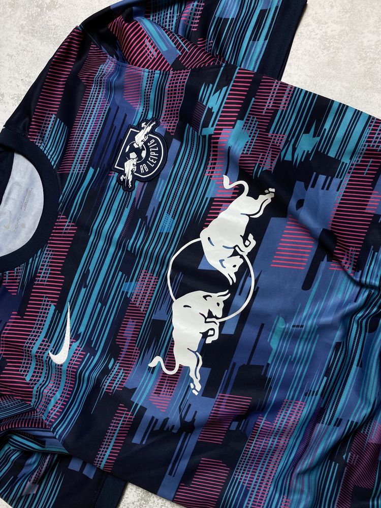 Офіційна футболка RB Leipzig – грай стильно!