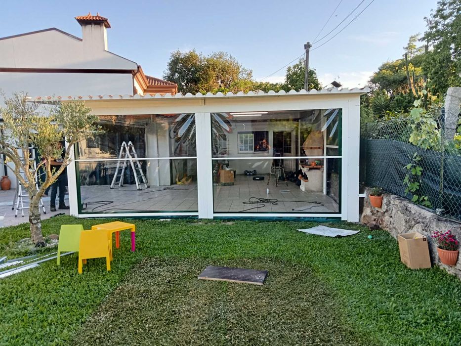 Cortinas verticais  em tela pvc para protecção solar