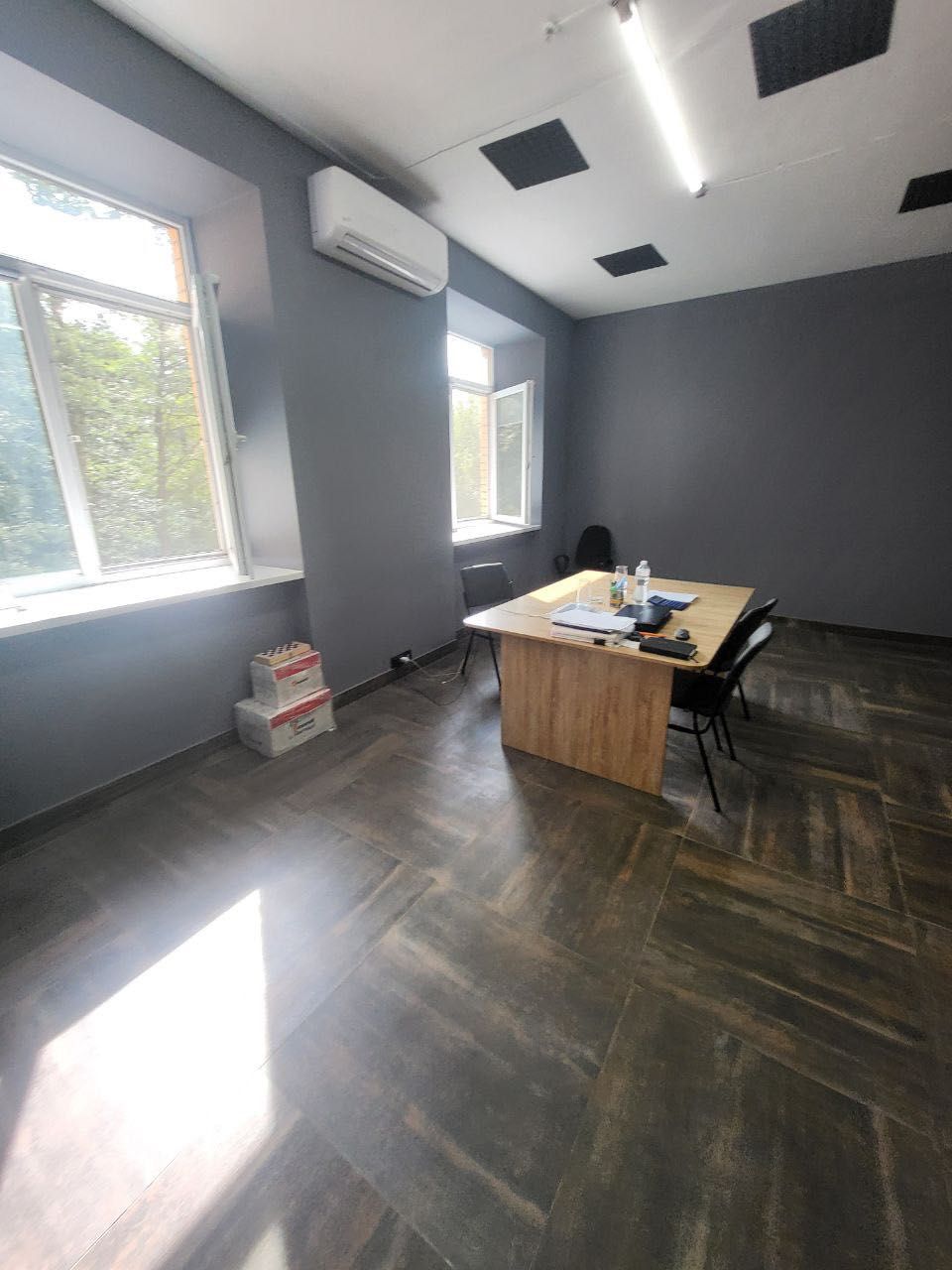 Продаж фасадного приміщення мікрорайон Виставка
