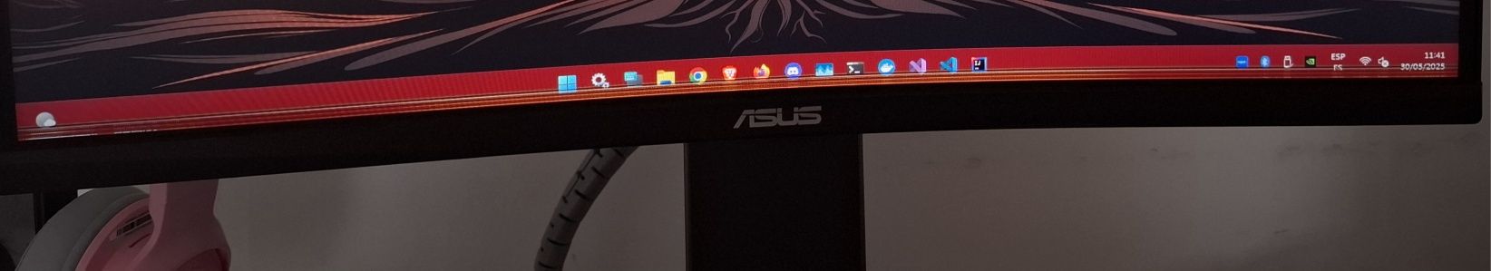 Monitor Gaming Curvo ASUS TUF VG24VQ (23.6'' - 1 ms - 144 Hz - FreeSyn