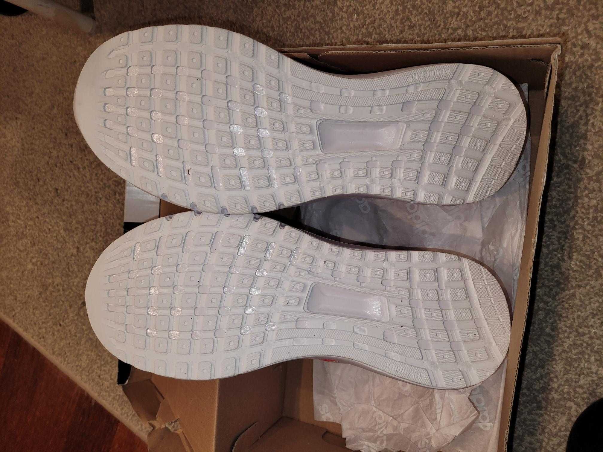 Damskie buty sportowe Adidas rozmiar 39.5.