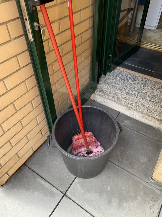 Balde resistente para jardim