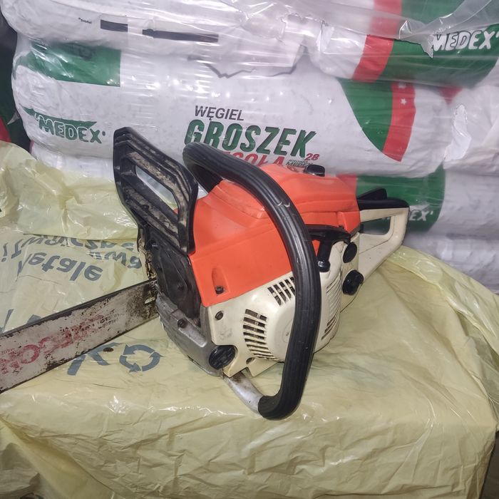 Piła łańcuchowa chinka, mało używana od nowości.