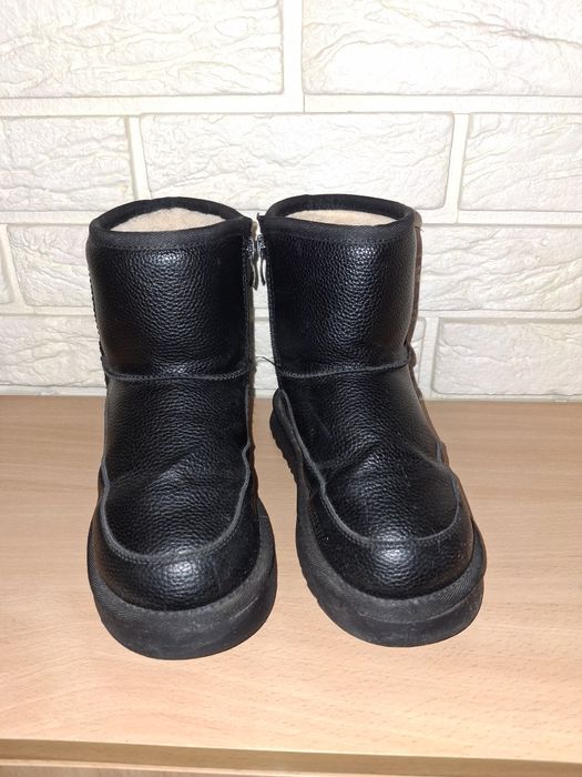 Уггі дитячі. 33 розмір.