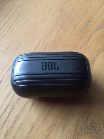 Słuchawki douszne JBL + nowy zestaw gumek