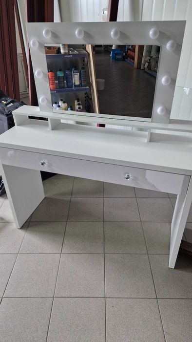 Toaletka ARIA biała lustro podświetlenie