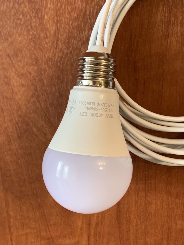 USB лампочка 10Вт, 4100К, не китайська.