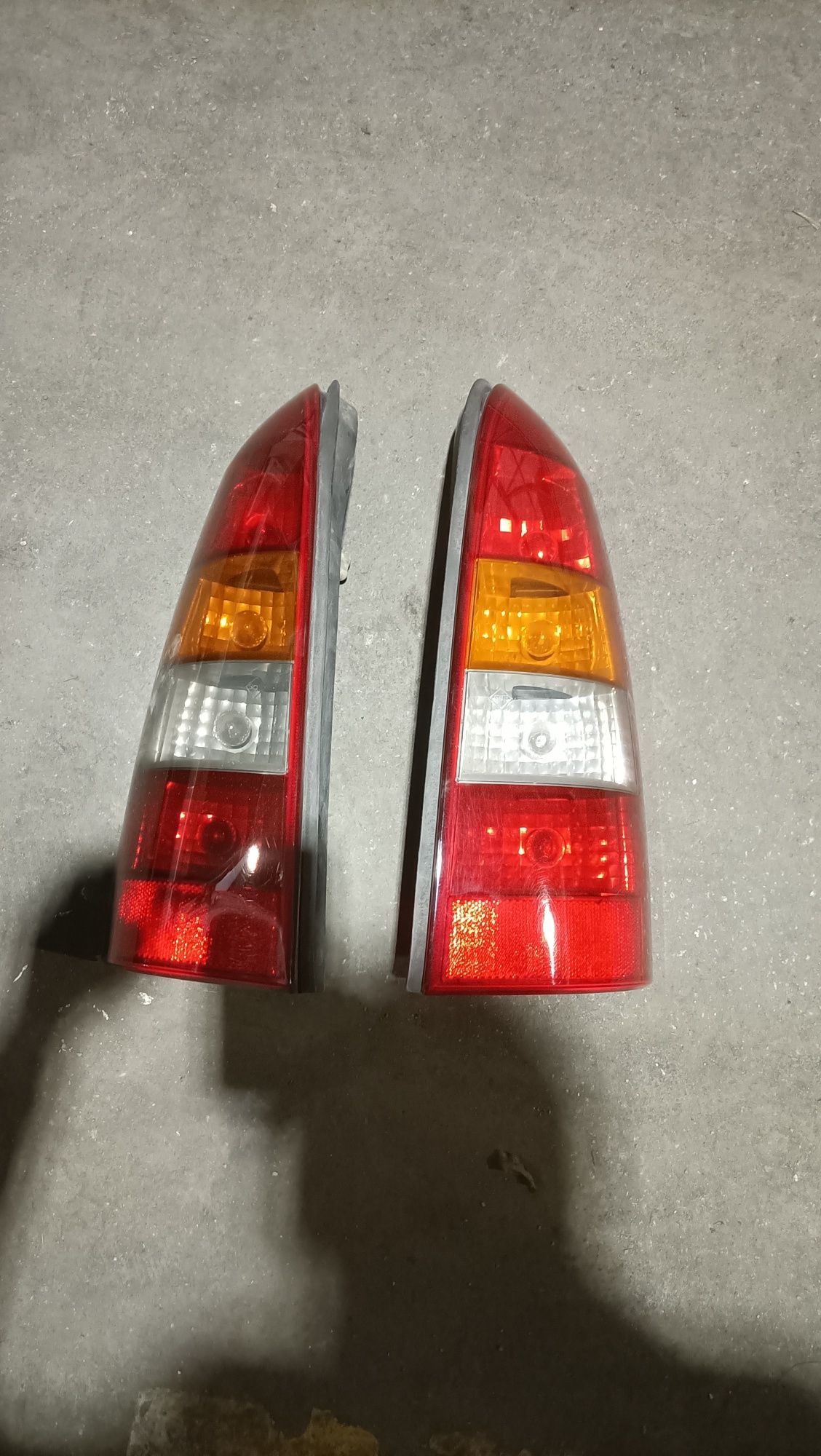 Lampa tył opel astra g kombi