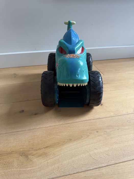 Samochód hotwheels mega wrex
