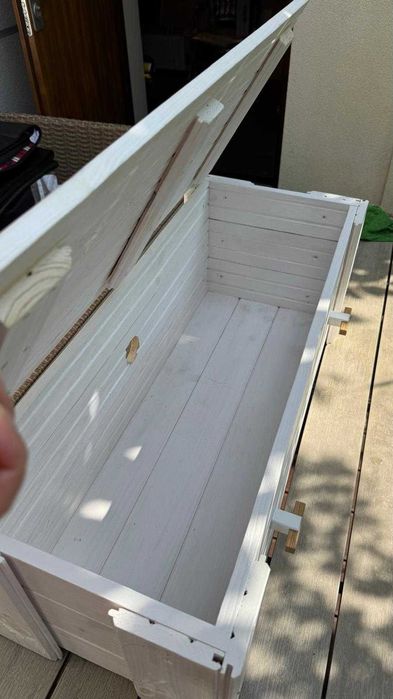 dębowy regał ze skrzynią