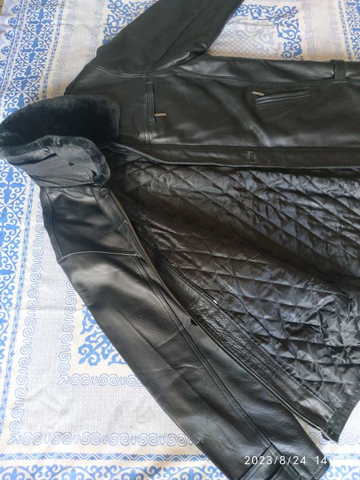 Зимова, шкіряна, чоловіча куртка