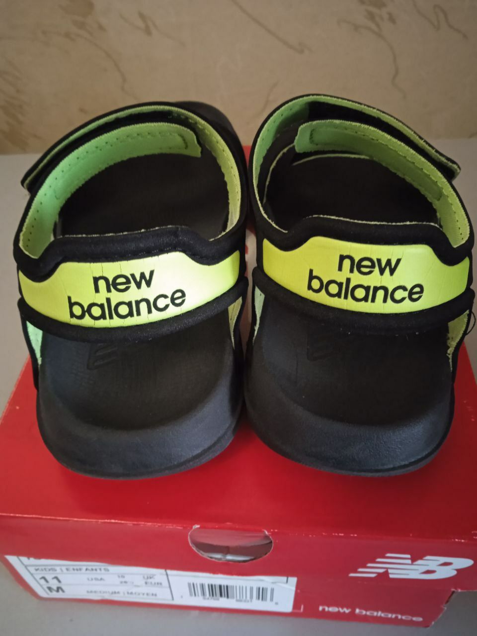 Дитячі босоніжки New Balance