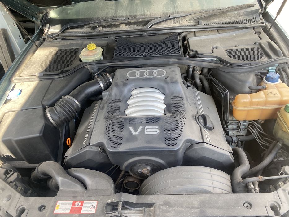 Audi A8  (peças)