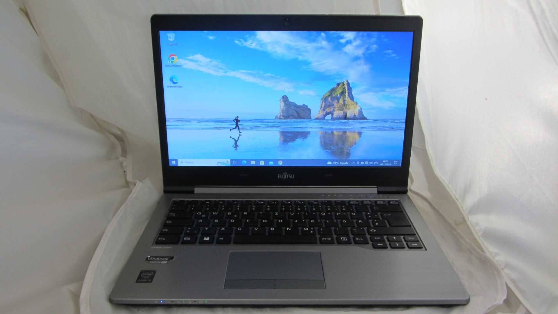 Ноутбук Fujitsu LIFEBOOK U745 Intel Core i3 8Gb/128Gb SSD
