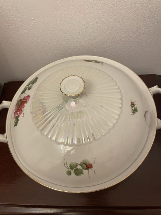 Waza porcelanowa Włocławek z różyczkami duża