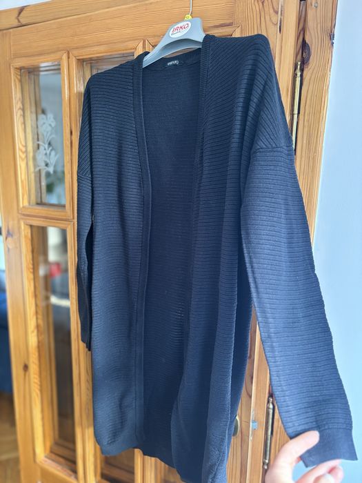 Czarny dluższy kardigan