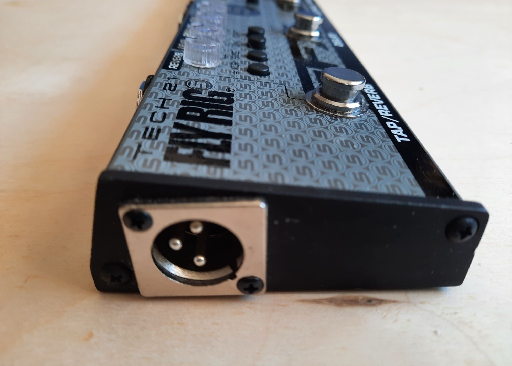Procesor gitarowy  TECH 21 Fly Ring EFX Sans Amp