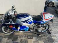 Suzuki GSX-R Suzuki Gsx-r 750 srad gsxr