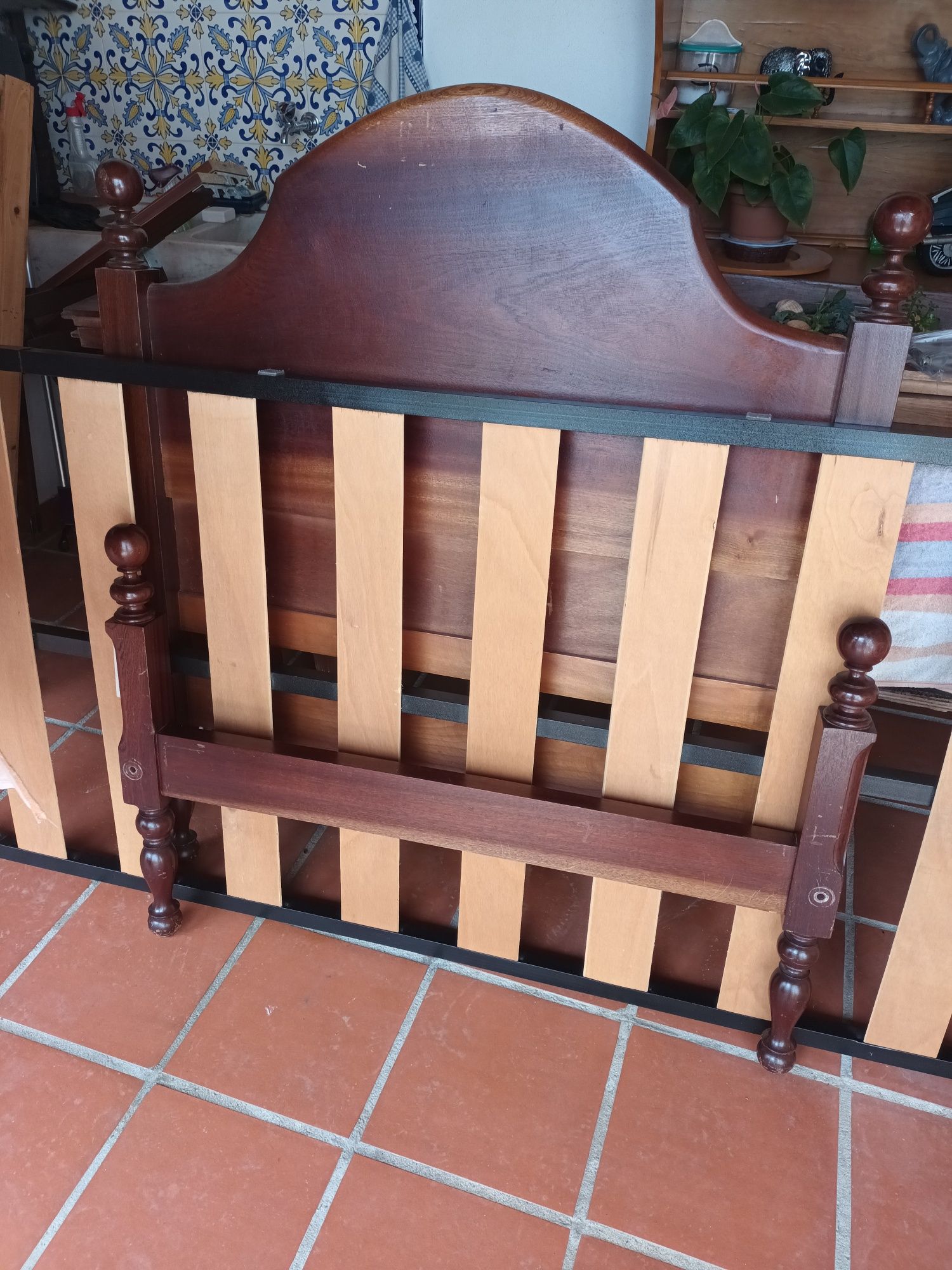 Cama solteiro sem colchão