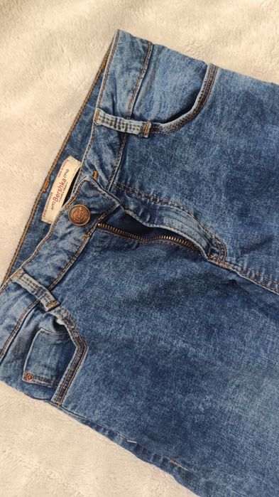 Bershka jeansy z wysokim stanem rurki dopasowane S 36