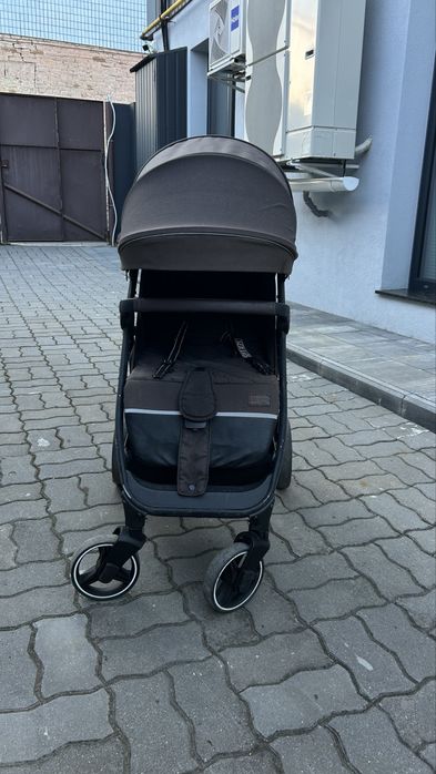 Carello bravo (прогулянкова коляска)