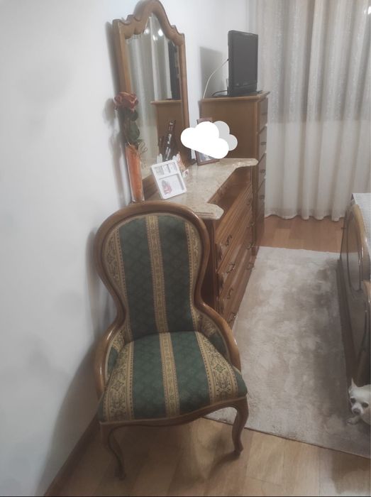 Quarto de madeira maciça