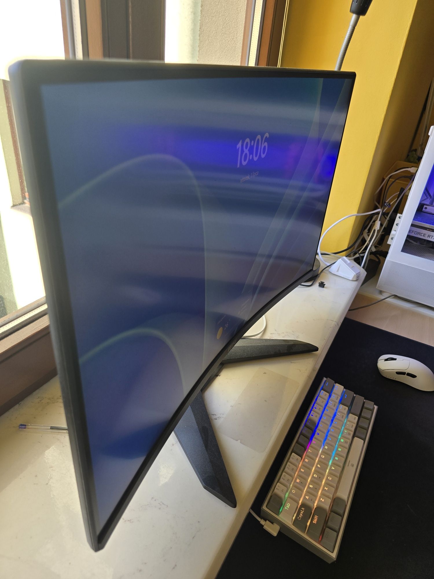 Monitor gamingowy MSI MAG 274CXF 280Hz Curved