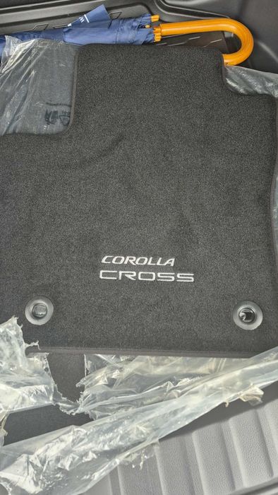 Dywaniki welurowe Toyota Corolla Cross 2025 oryginalne
