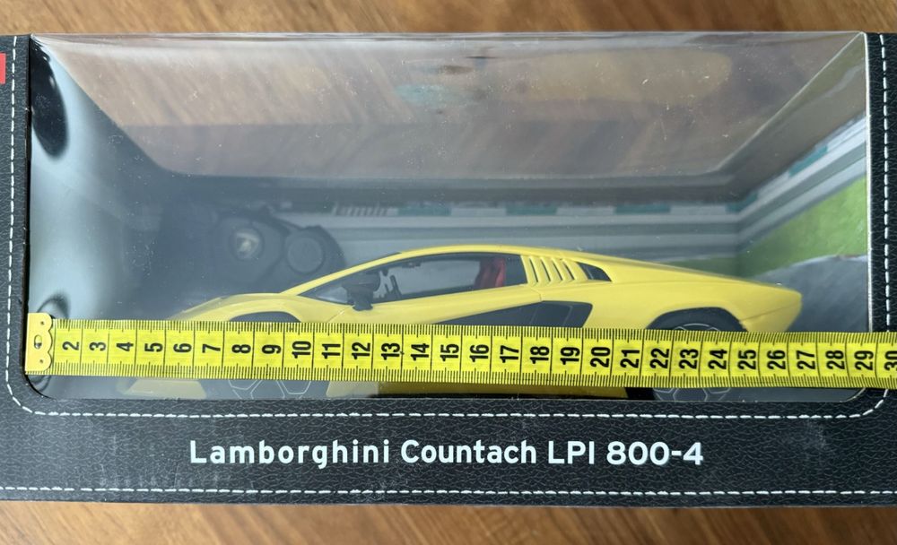 Auto zdalnie sterowane Rastar Lamborghini Countach LPI 800-4 1:16 RC