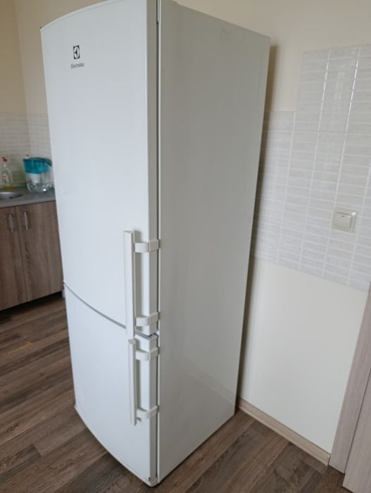 Холодильник Electrolux EN3400AOW