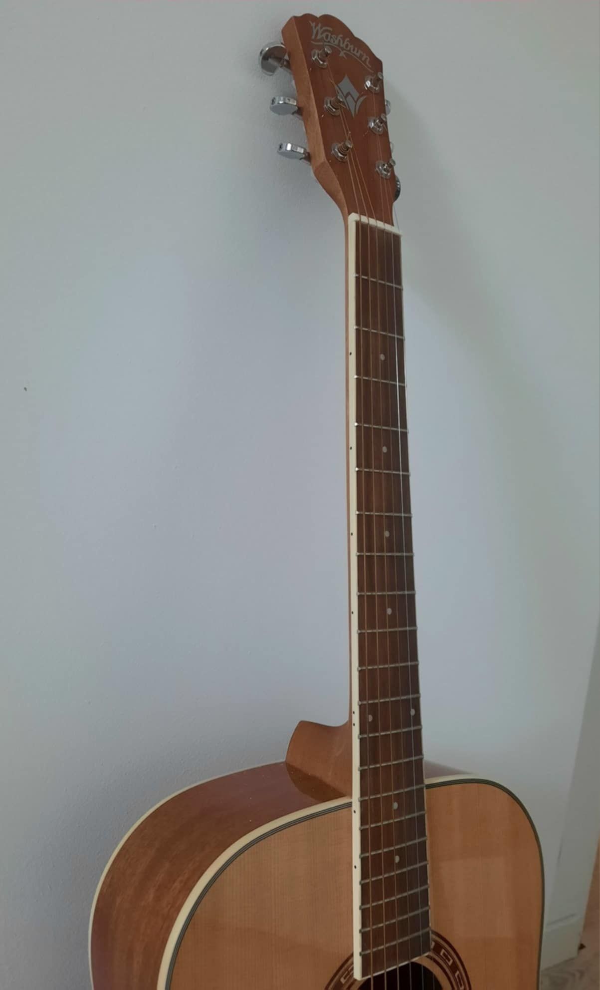Gitara akustyczna Washburn plus mały gratis