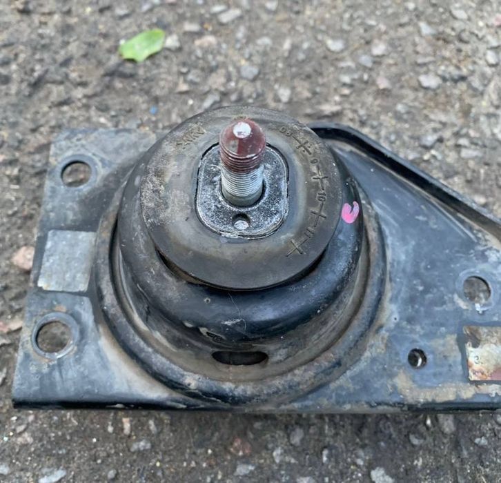 Подушка двигуна, опора двигателя права Hyundai accent 06-11 рік