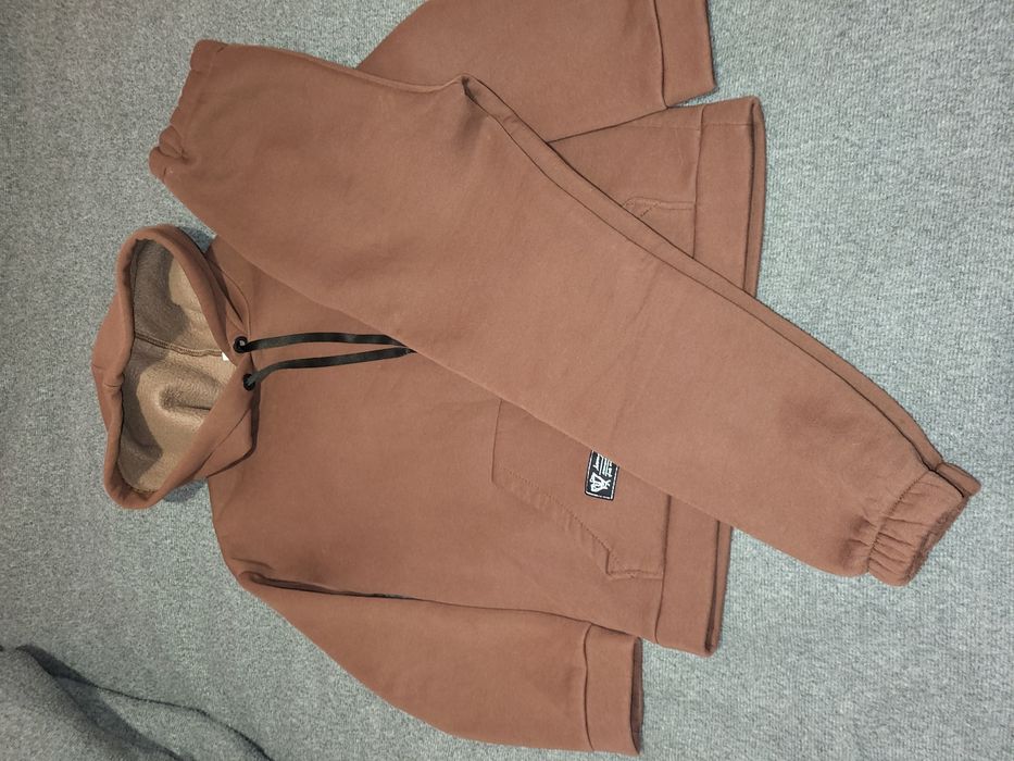 Продам спортивный костюм на флисе на девочку